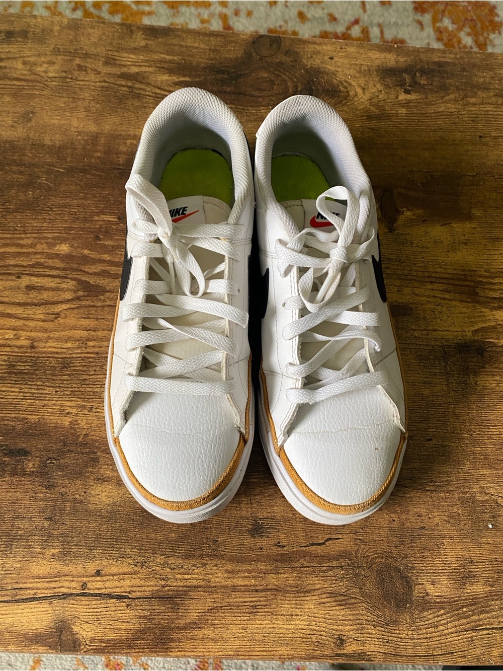Nike White Black Accent Low-Top Sneakers